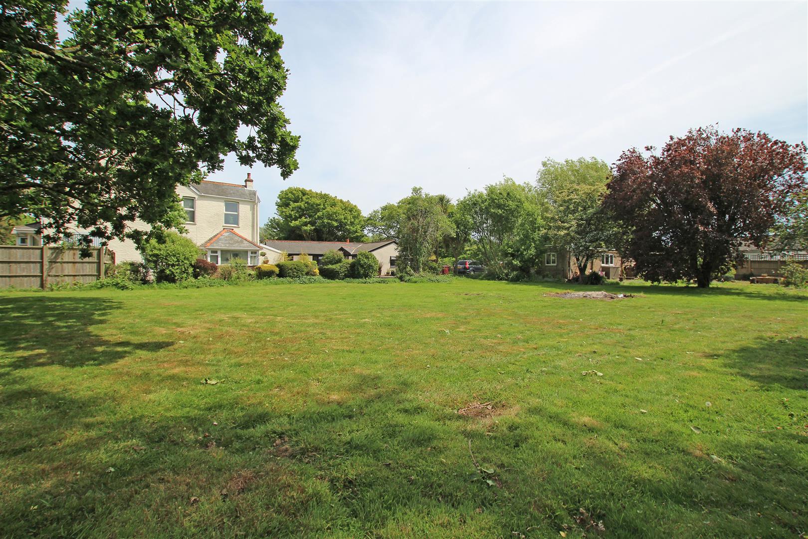 NH - Side garden.jpg